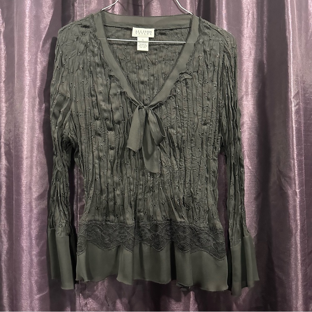 Allison Taylor black blouse with bell sleeves Sz XL